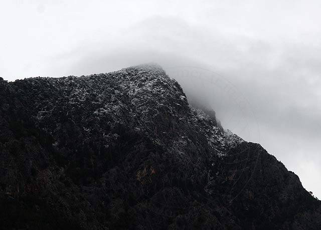 9-02-23-Kuzdere-02-s.JPG - Schnee auf allen Spitzen im nahen Bergland