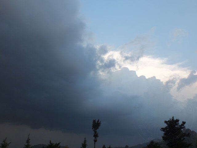12-10-21-Wolken-07-s.jpg - Wetterscheide