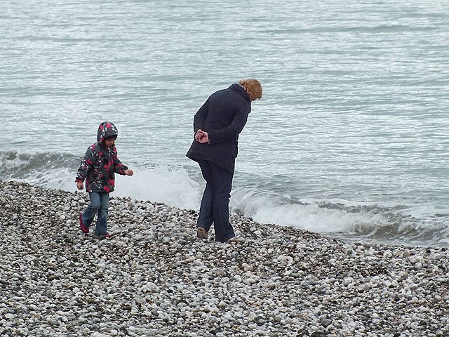 12-01-10-Kemer-20-s.jpg - Millionen und Abermillionen frisch gewaschener Kiesel am Strand