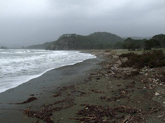 9-03-07-Meer-245-s.jpg - Die Wellen überspülen das Ufer weitläufig
