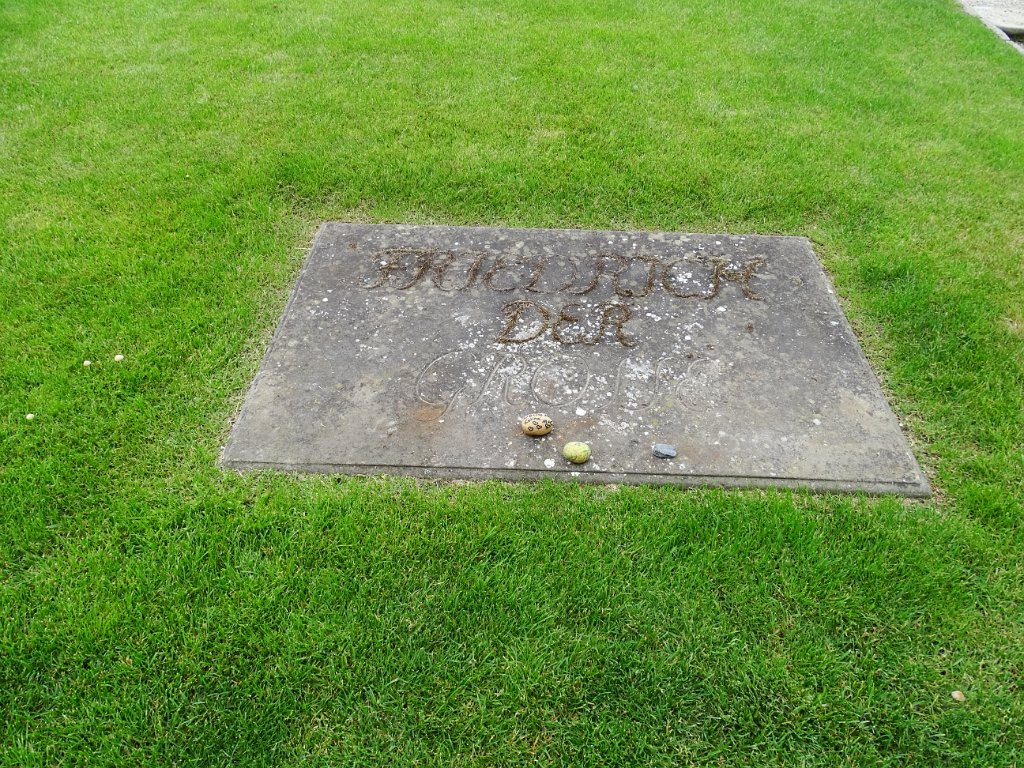 20-06-12-Sanssouci-02-m.JPG -                                